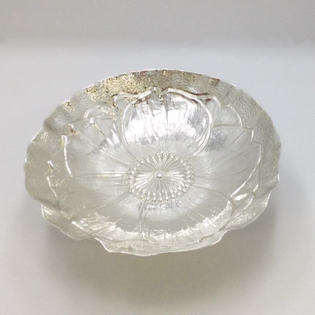 渡部広次作 純銀製盃 「桜盃 大(高台付き)」 | 宮本商行オンライン