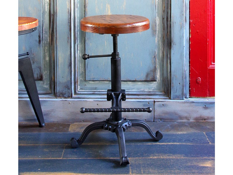 猫脚のアイアンスツール｜アンティーク×インダストリアル | インテリア