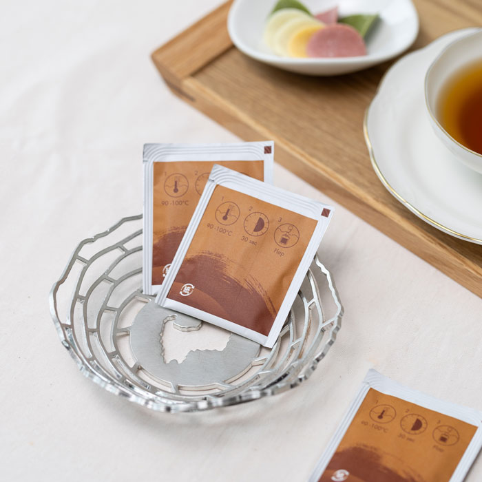 立山のぐい呑 - L - 金箔｜錫製雑貨・酒器の通販は能作オンライン