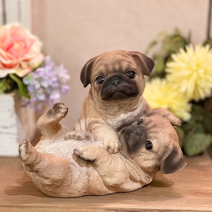 ドッグオーナメント パグ 仲良し じゃれる 犬 置物 オブジェ