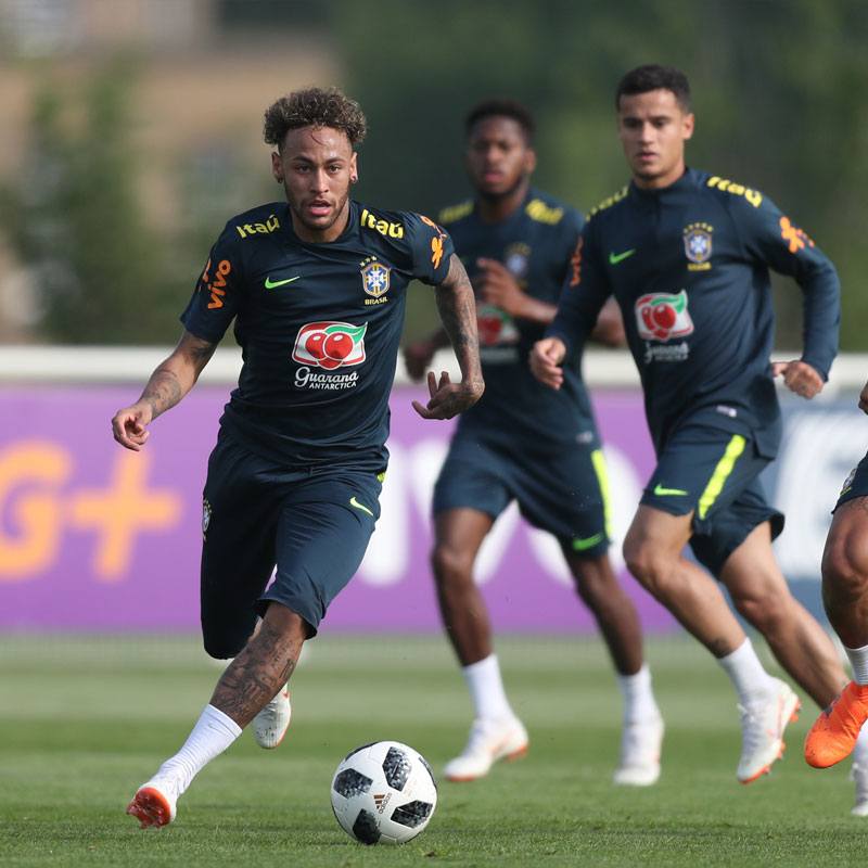 ブラジル代表トレーニングシャツ【人気スポンサー付き】練習着 NIKE