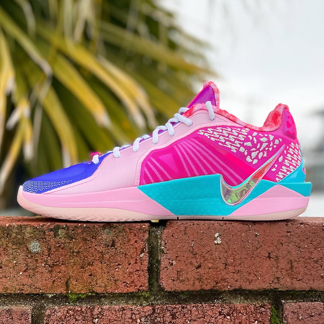 NIKE SABRINA 2 'DB' 'DOERNBECHER' ナイキ サブリナ 2 ウィメンズ