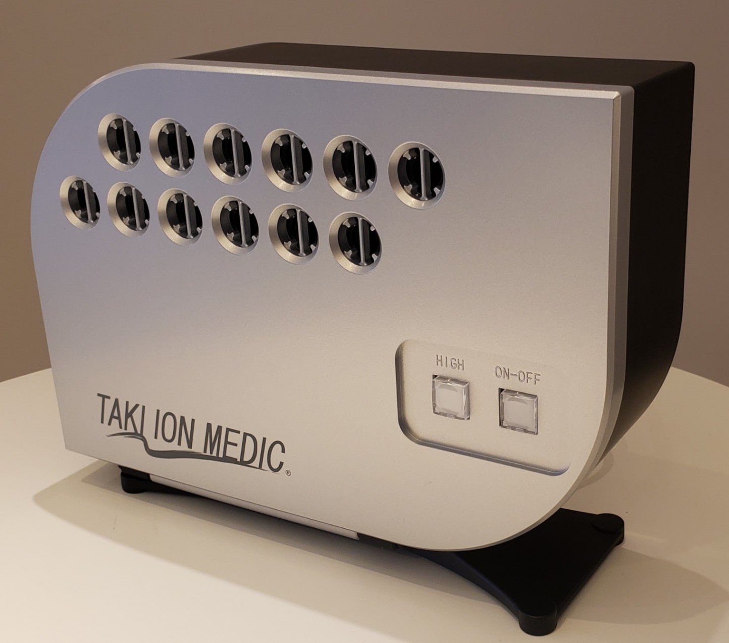 たきイオンメディック｜マイナスイオン効果（大自然の滝を凌駕2400万