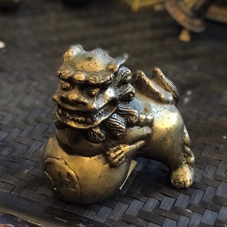 玉獅子 置物／魔除け／縁起物／阿吽／アンティーク仕上げ | 仏像・神像