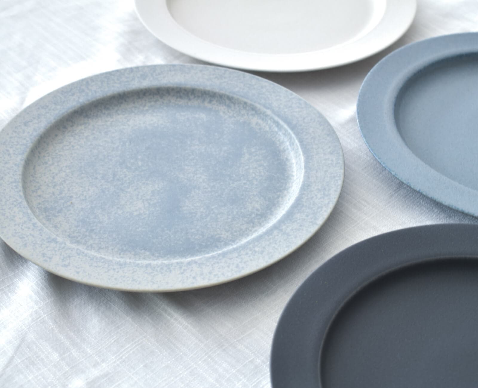 unjour plate / yumiko iihoshi porcelain｜ CATAWARA（カタワラ）