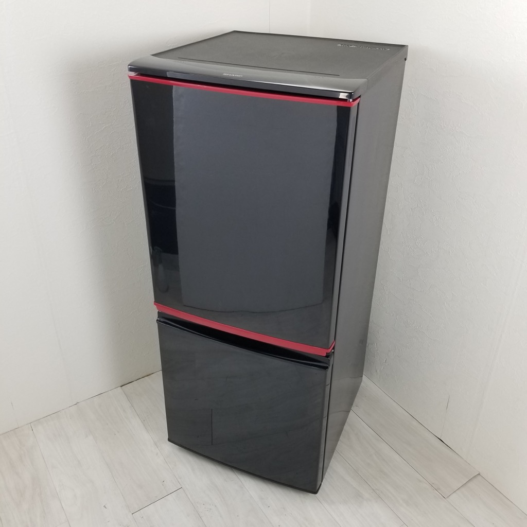 中古 137L 2ドア冷蔵庫 つけかえどっちもドア シャープ 黒×赤 2014年製