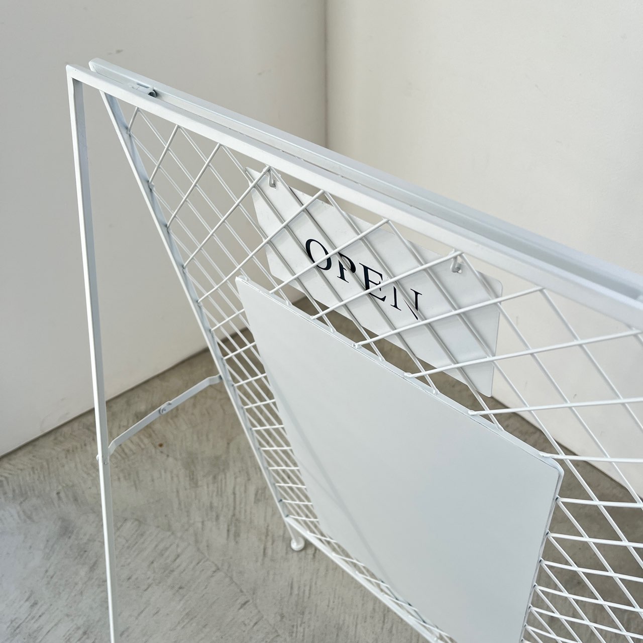 ホワイト・メッシュサインボード | 什器 | COVENT GARDEN Bazaar