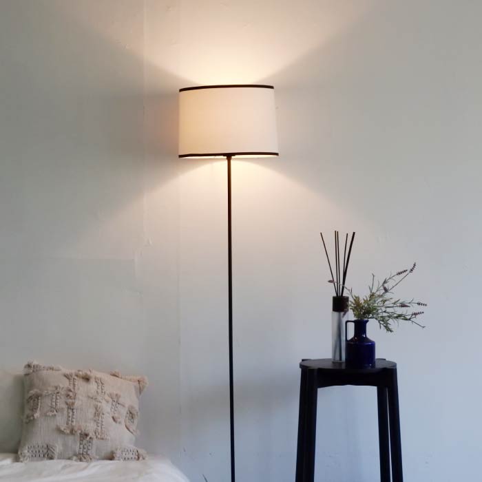 Mistra ミストラ フロアランプ | 広告紹介商品 | 【公式】ディクラッセ