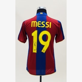 リーガ・エスパニョーラのサッカー直筆サイン入りユニフォームを販売