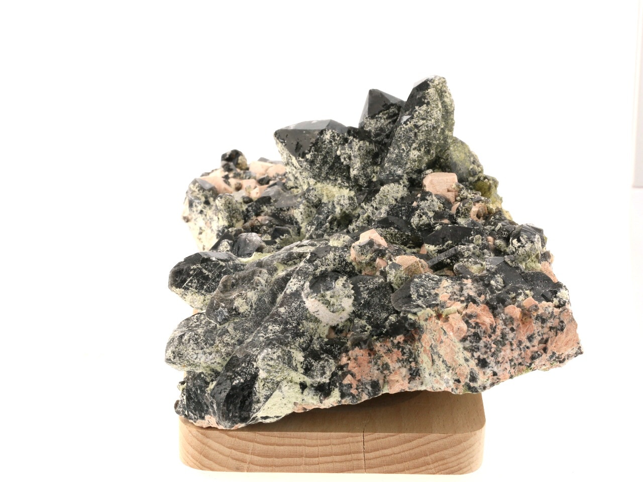 黒水晶 （モリオン） 原石（木製台座付き） 魔除け・浄化用 No.11 ｜最