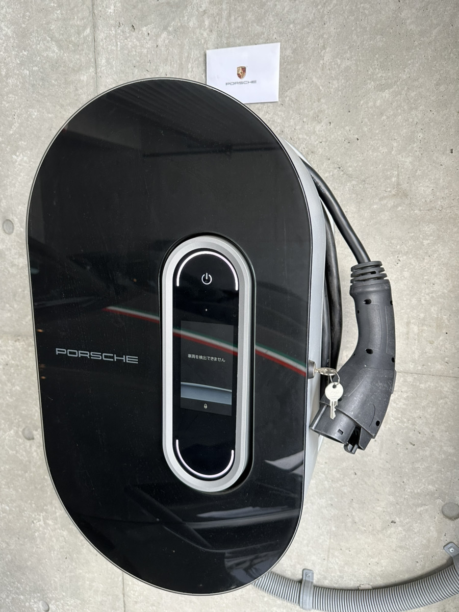 ポルシェのある生活：自宅での充電「Mobile Charger Connect」使用