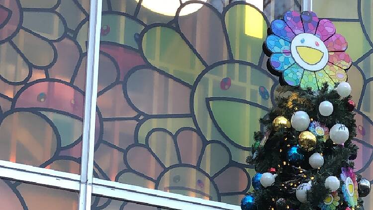 村上隆のお花モチーフのツリーが表参道に登場