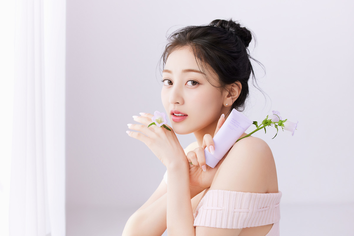 TWICEのジヒョが「ミルクタッチ」と再契約 24年もミューズとして活動