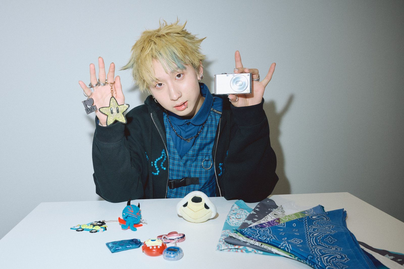 高校生アーティスト・MON7Aが選ぶ、2025年本当に使い倒した私物ベスト3