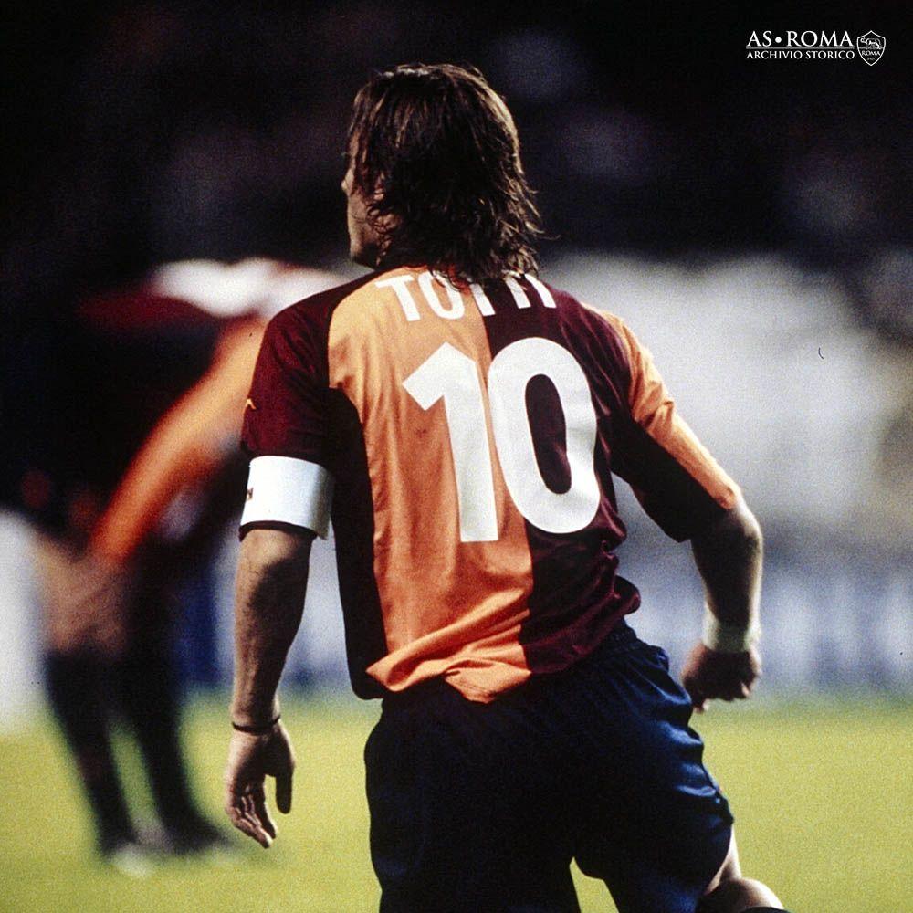 History: Our 2001-02 Champions League kit - AS Roma