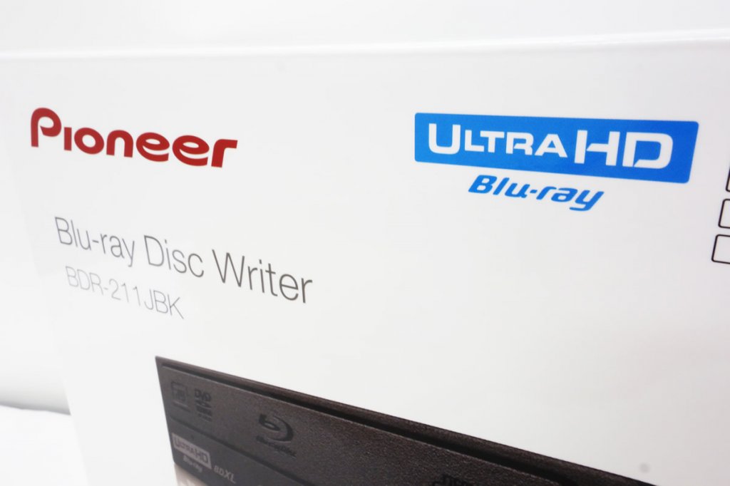 UHD BD再生に対応するPC内蔵型Blu-rayドライブ「PIONEER BDR-211JBK