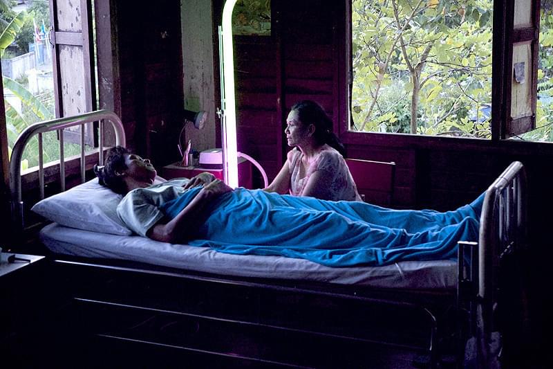 光りの墓 : 作品情報・キャスト・あらすじ・動画 - 映画.com