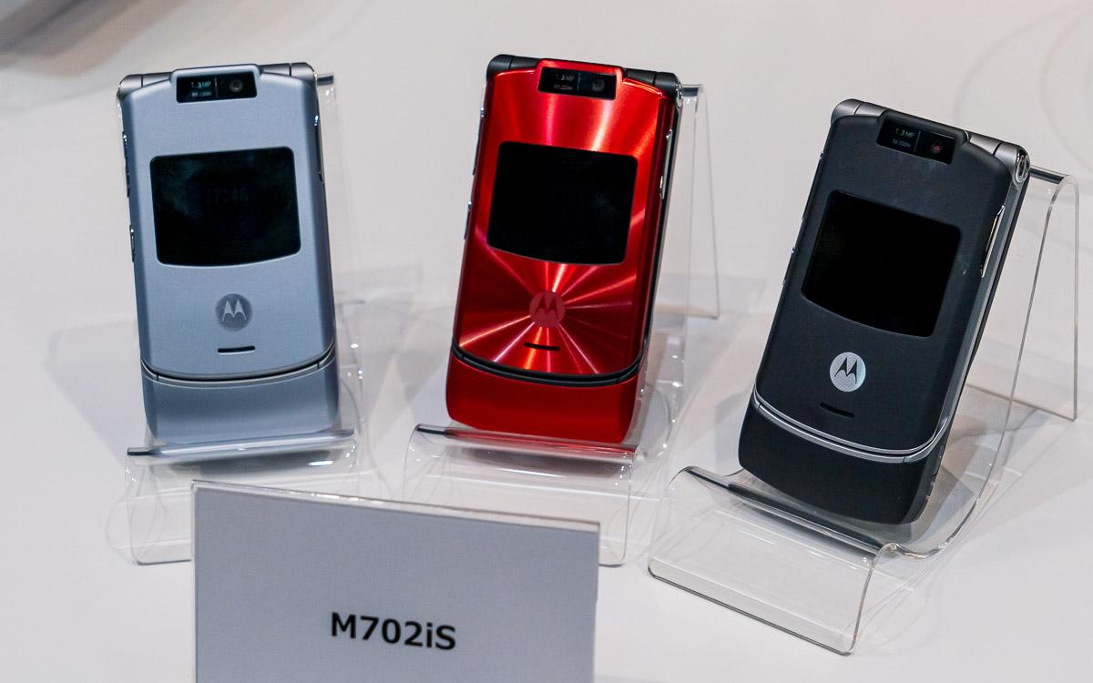 モトローラの新型折りたたみスマホ「razr 40/40s」の本気度。10万円