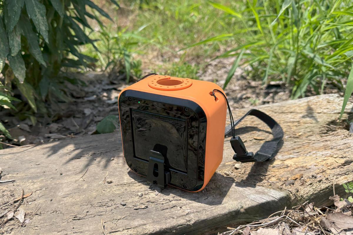 外でも扇風機が使えます。ソーラー充電対応のポータブル扇風機が