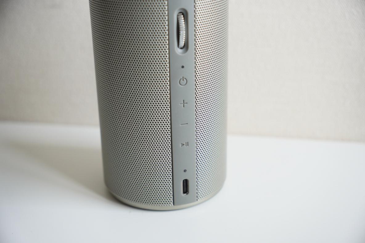 SHARP×オンキヨーのポータブルスピーカーランタンが有能すぎ。キャンプ