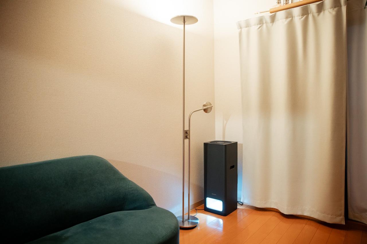 読書も寛ぎもこれ1台で！イケア「ISJAKT」の調光＆可動式アームが便利