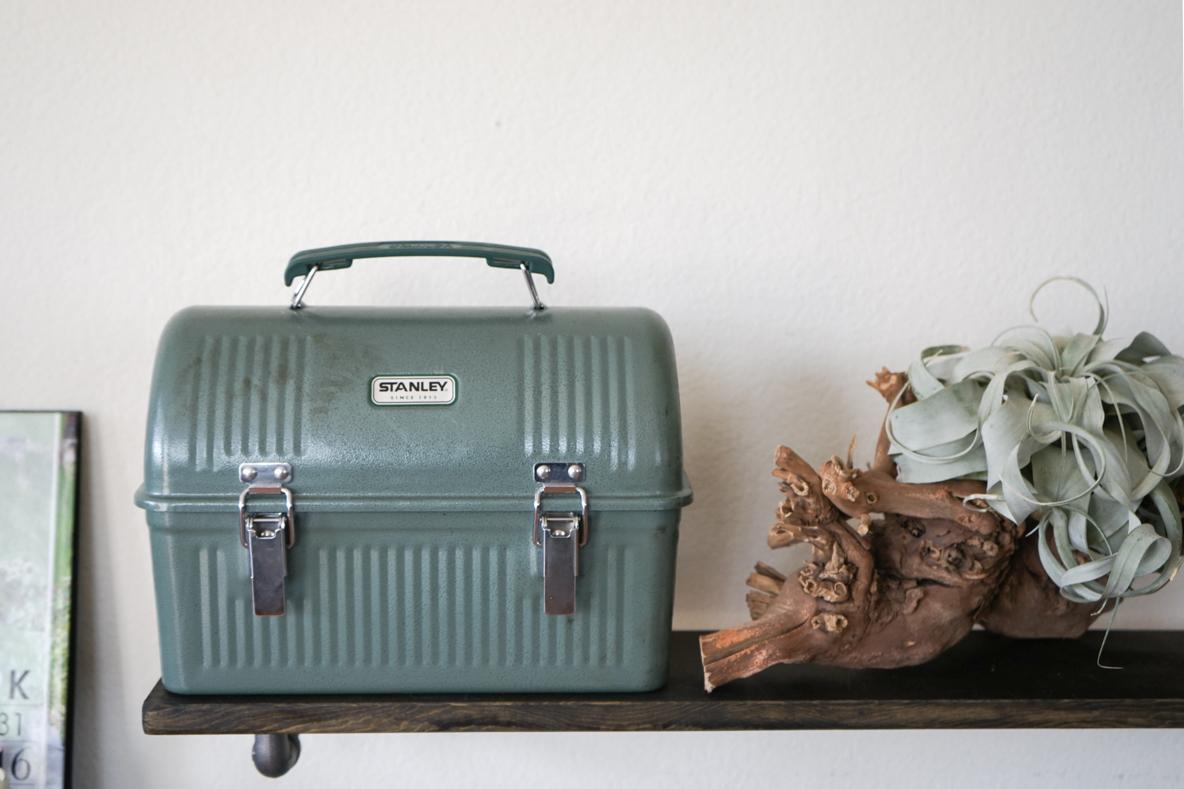 コーヒーセット入れ、見せる収納箱としても活躍！ スタンレーのランチ