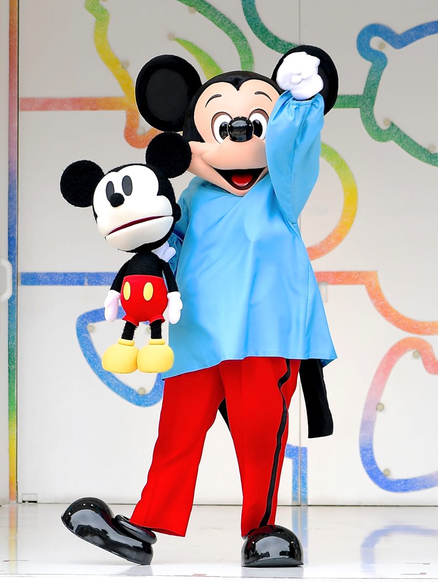 パペットを持ったミッキーたち！東京ディズニーランド｢スーパードゥー