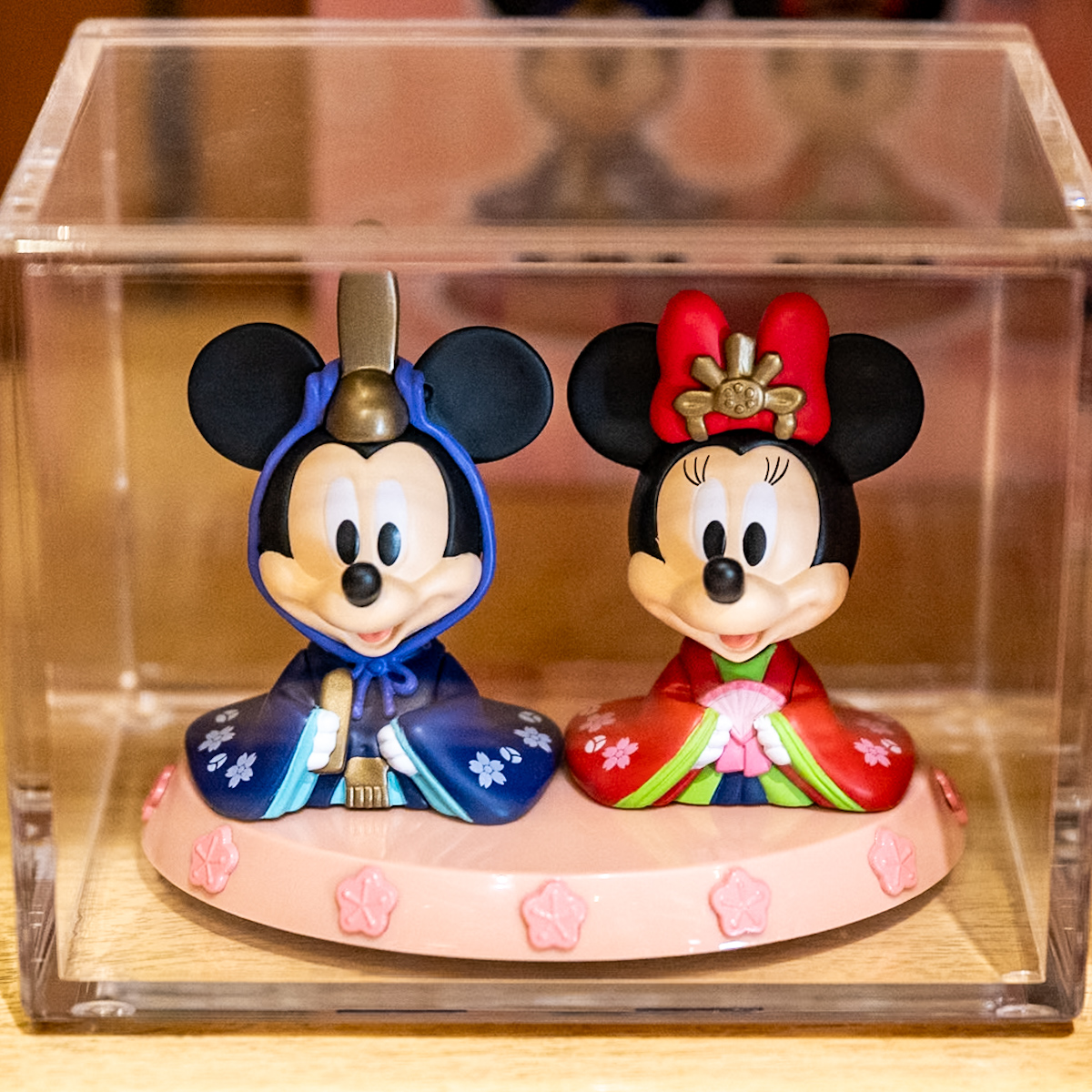 お内裏様、お雛様に扮したミッキーとミニー！東京ディズニーリゾート