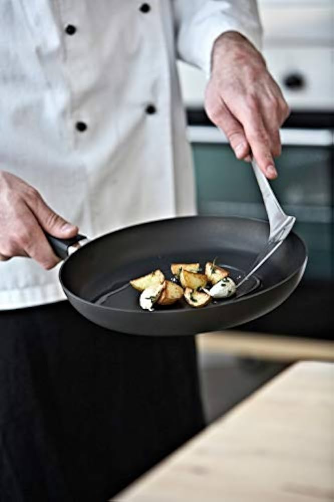 Amazon｜SCANPAN スキャンパン フライパン 20cm Classic20001200
