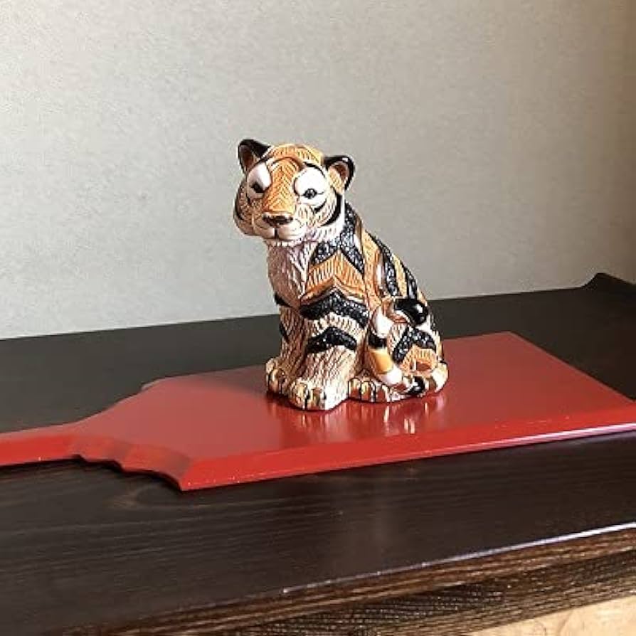 Amazon.co.jp: リンコナダ 座るトラ F233 動物 陶器 置物 虎 とら トラ