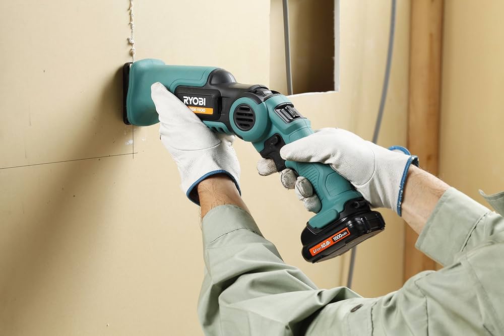 Amazon.co.jp: リョービ(RYOBI) 充電式小型レシプロソー BSK-1100 10.8