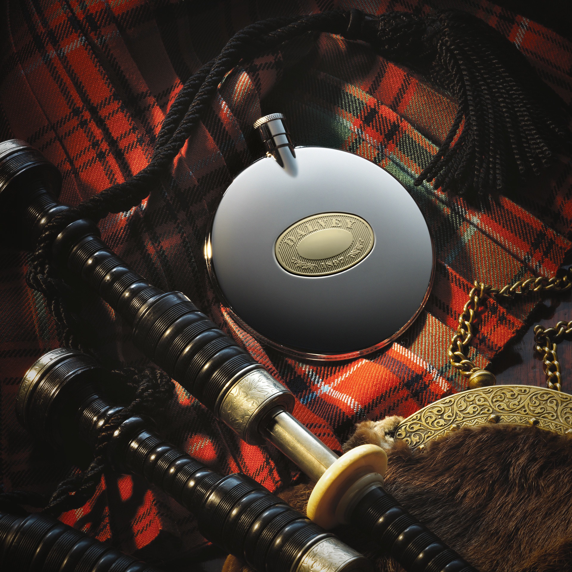 Classic Compact Flask Gold Detail - Dalvey