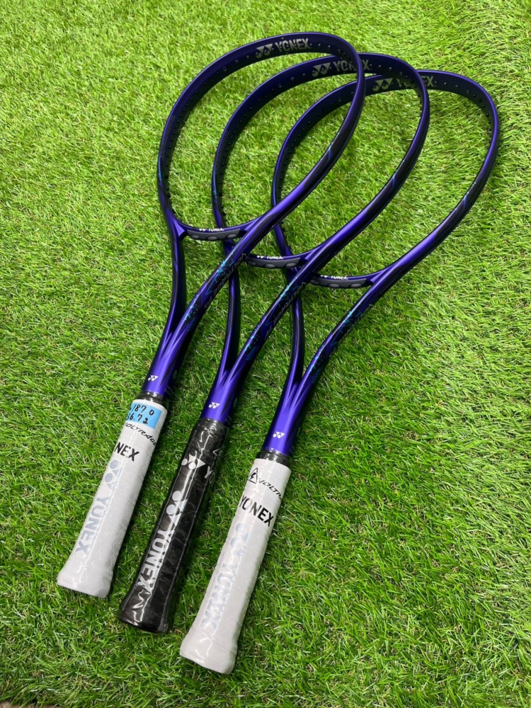 VOLTRAGE 7 VERSUS/7S/7V』の新デザイン「アメジスト」 - ミキスポーツ