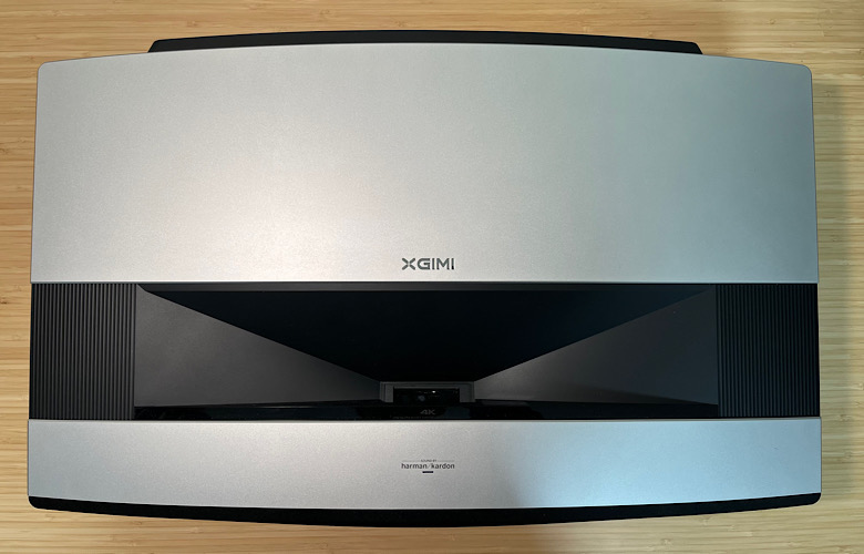 XGIMI AURAレビュー】壁から20cmで100インチ4K超高画質｜自宅映画館の