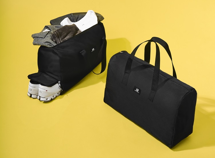 シューズ入れが使えすぎる！ 大容量ボストンバッグが1冊に1つ付いて