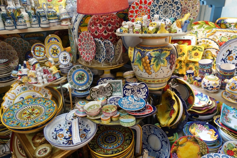 オルヴィエートの雑貨屋巡り！すてきなお店で華やかな陶器をゲット