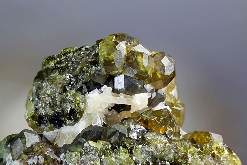 アンドラダイト（アンドラダイトガーネット）／Andradite（Andradite
