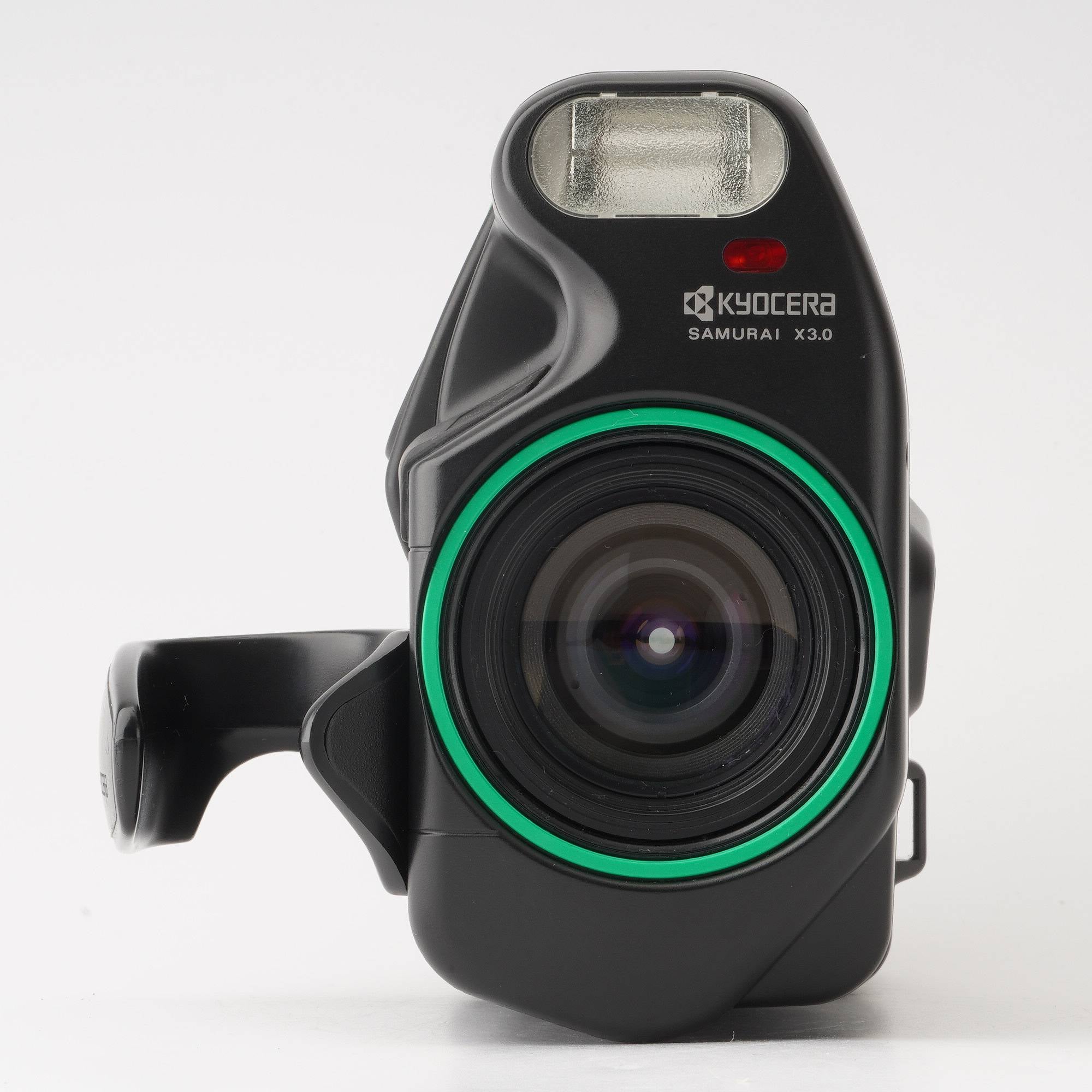 Kyocera SAMURAI X3.0 グリーン / AF ZOOM 25-75mm F3.5-4.3 – Natural