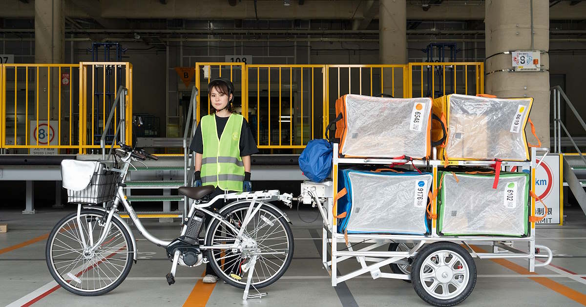 アマゾンジャパン、リヤカー付き電動アシスト自転車で商品配送