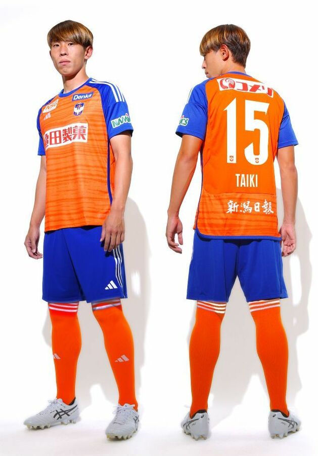 サッカーJ1・アルビレックス新潟］これが来季の勝負服！カッコイイ