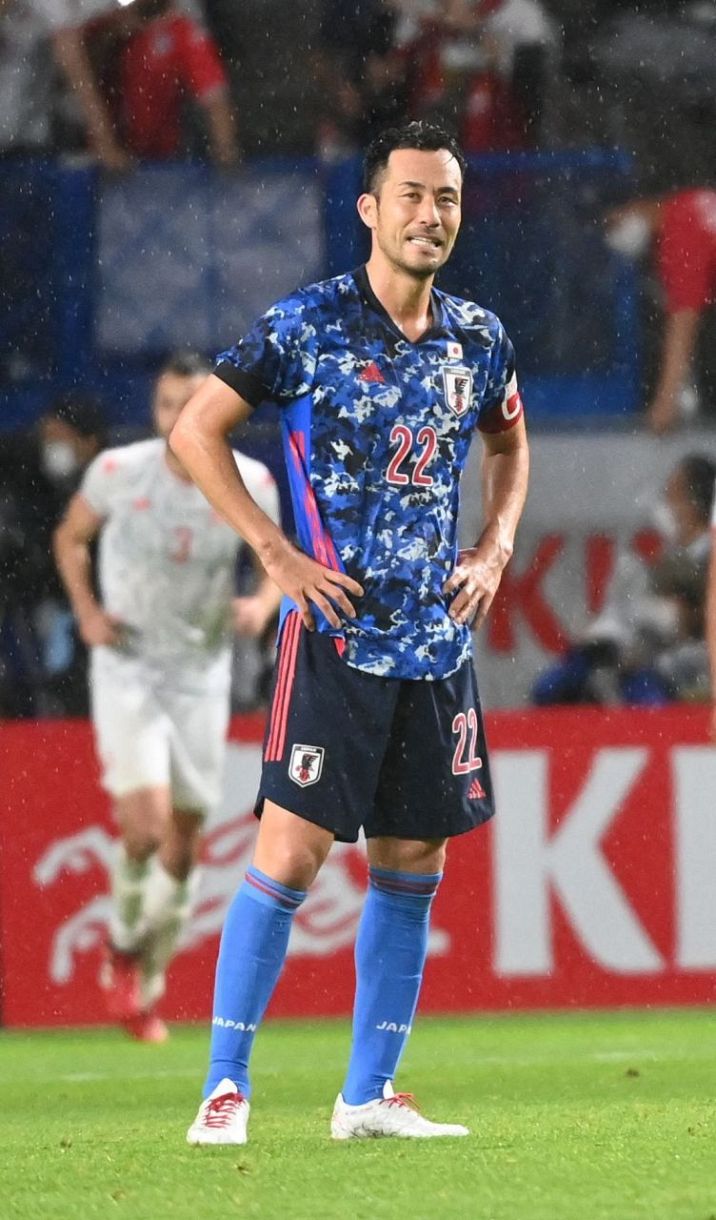 生き別れの兄弟の再会」LAギャラクシー吉田麻也、「激似」の元スペイン