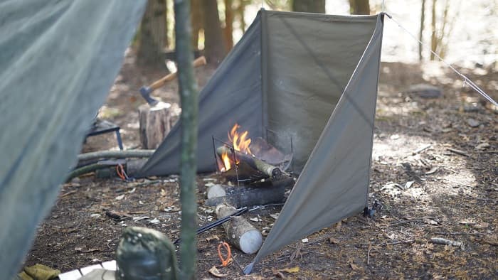 バンドックの焚き火リフレクターをレビュー！サイズや設営方法を解説