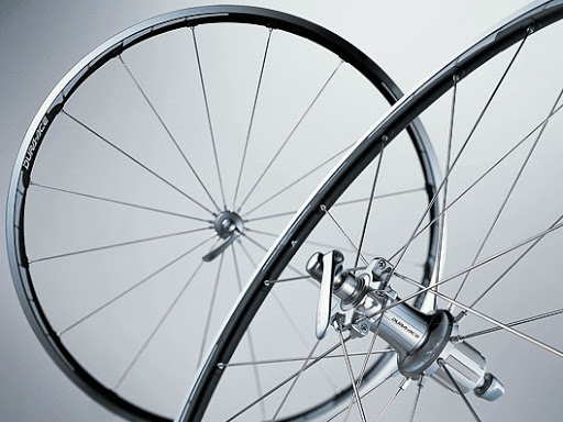 チューブラータイヤのようなしなやかさ！『SCHWALBE ONE』 - ノース