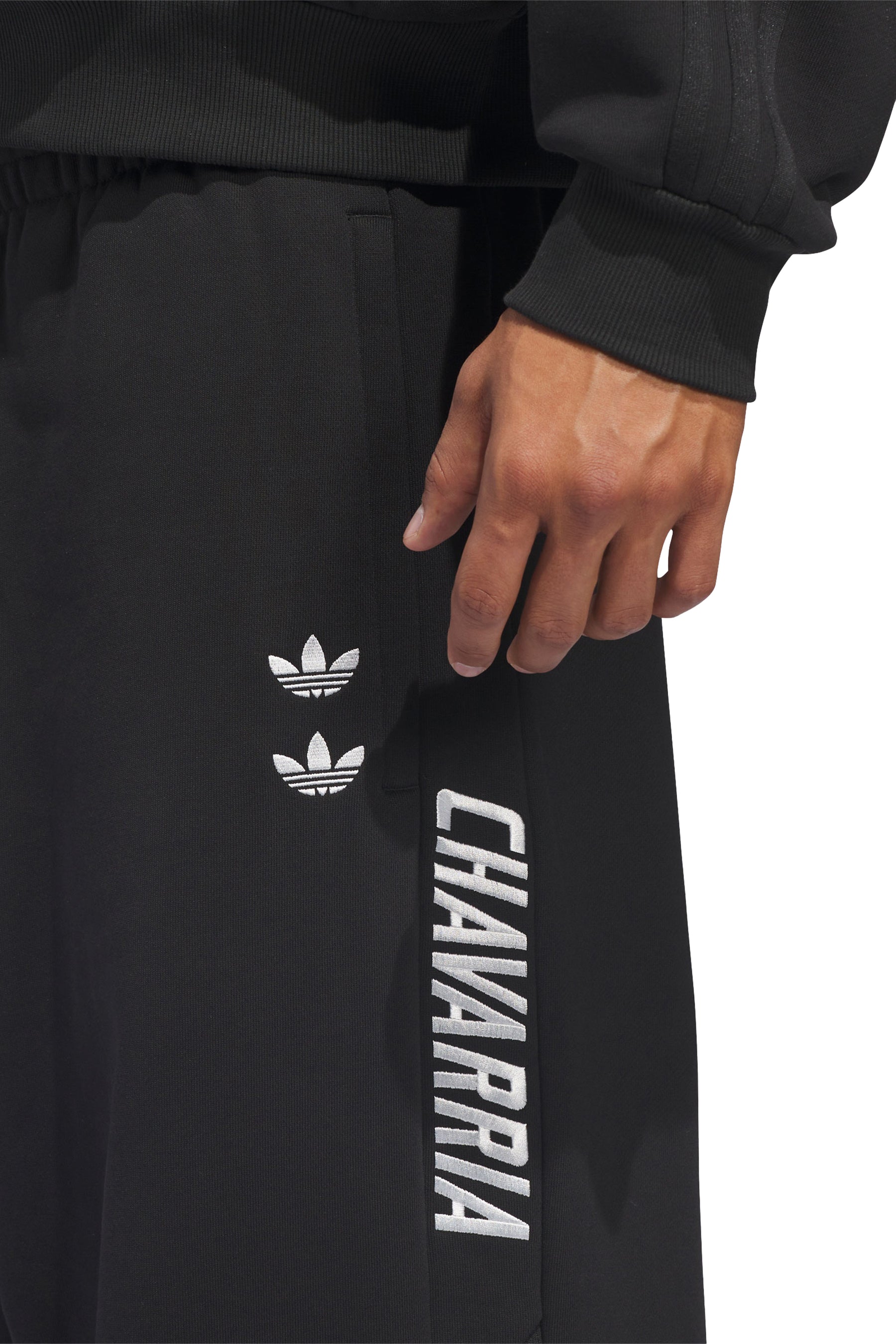 adidas Originals × WILLY CHAVARRIA アディダス ウィリーチャバリア