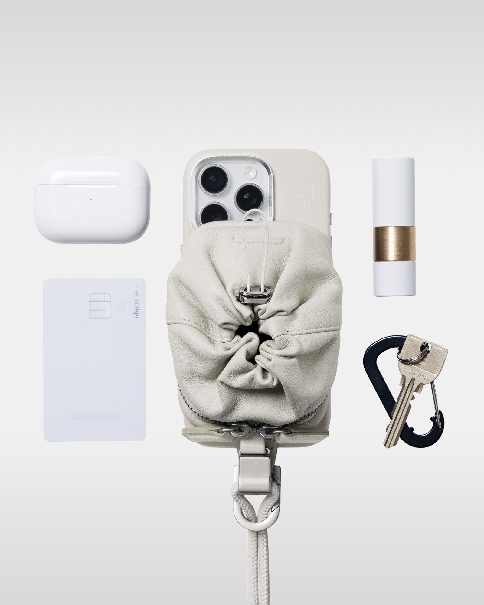 iPhone 17 / 16対応 レザーケースセット｜着脱ストラップ付きシープ