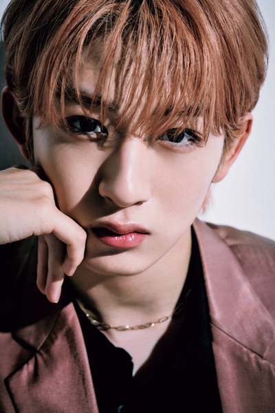 MAZZEL】個性豊かな8人の素顔に迫るQuestion！〈DJ・サッシャがナビ