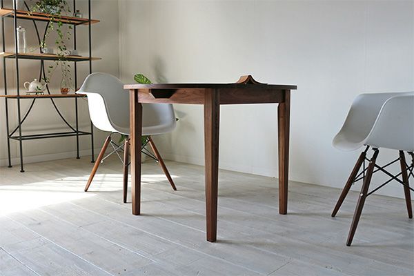無垢材円型カフェテーブルは天板の大きさ、脚の長さもお好みに【日本製