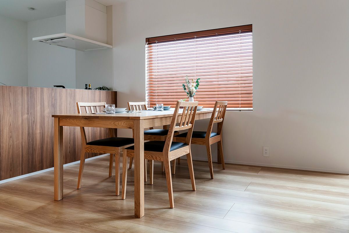 日本製】ダイニング5点セット。材種：オーク材、ウォールナット材