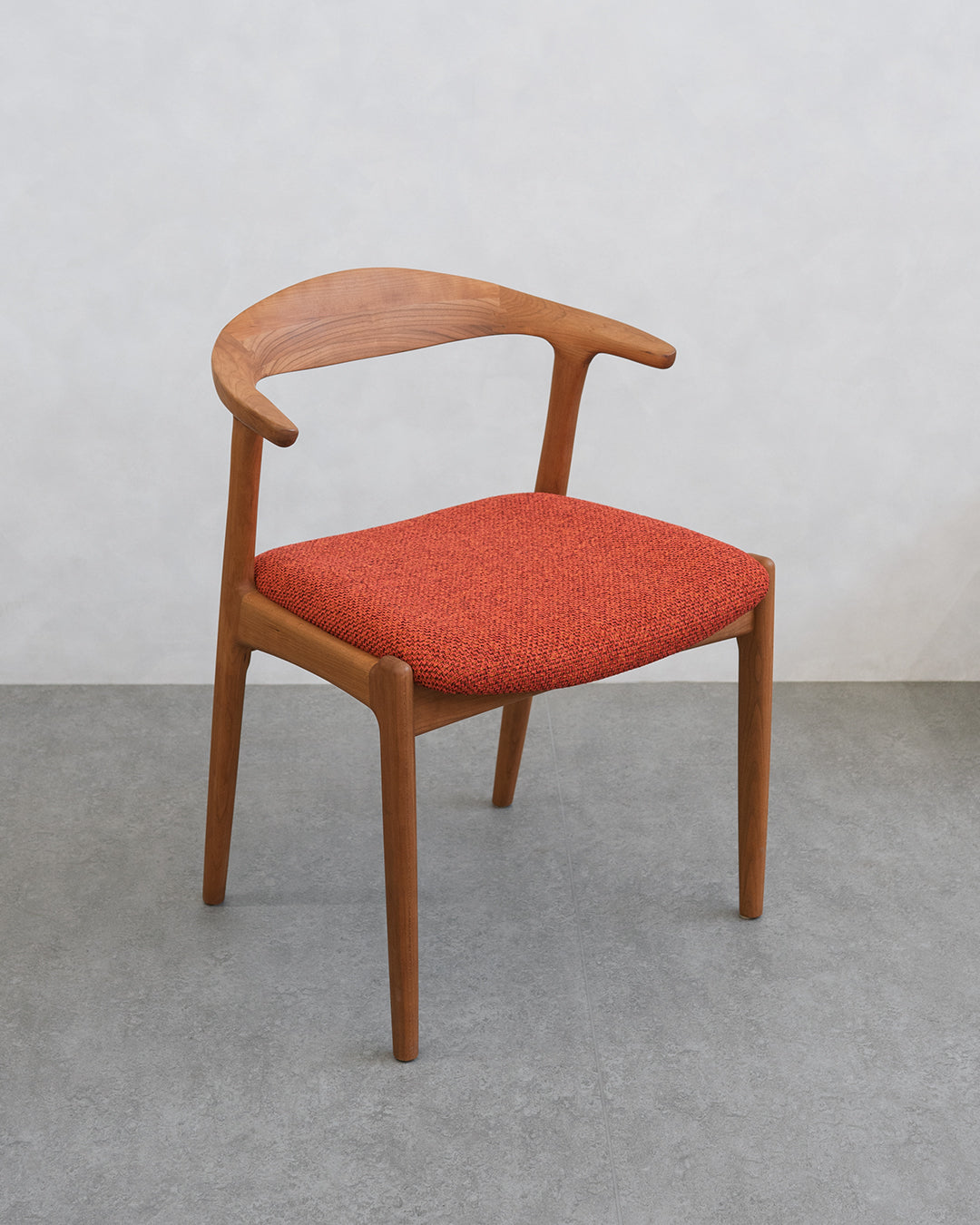 シキファニチア ｜ オメガ S セミアームチェア