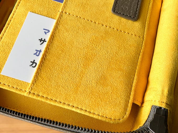 ガジェットもオシャレに持ち運びたい！本格レザーのガジェットポーチ